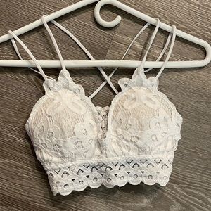 Super cute bralette!